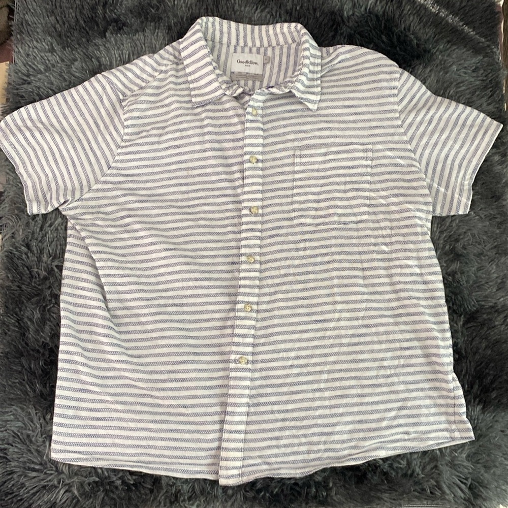 Goodfellow & Co navy and off white striped button down short-sleeve shirt